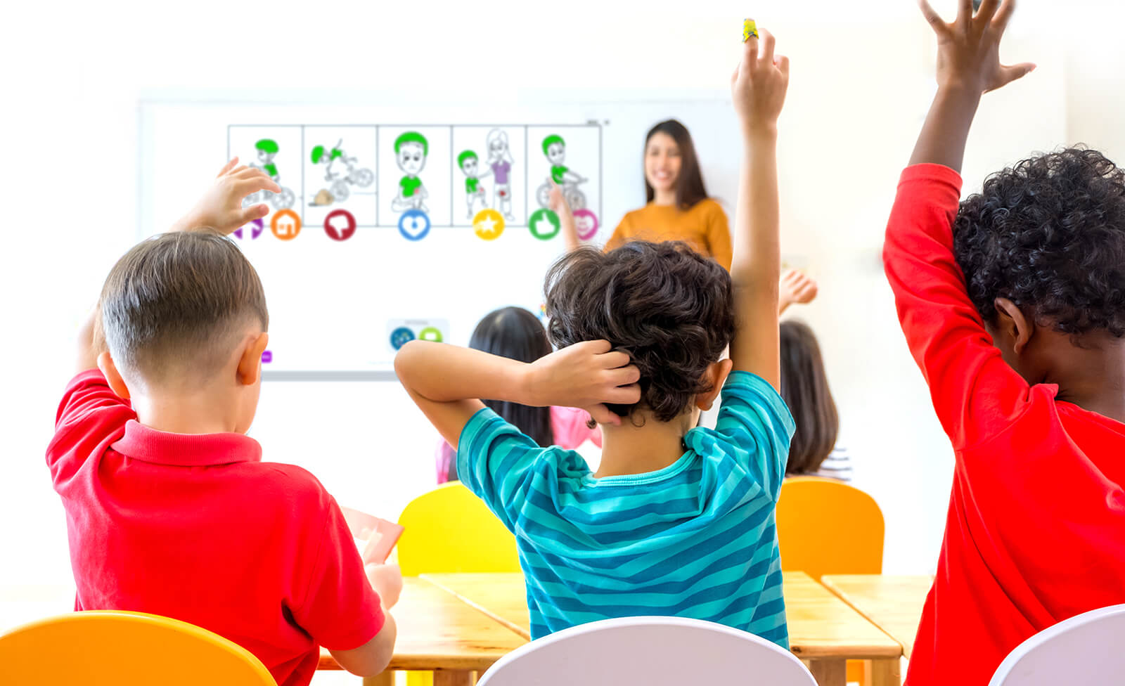 Teacher-Whiteboard-Students-DIGITAL-SC